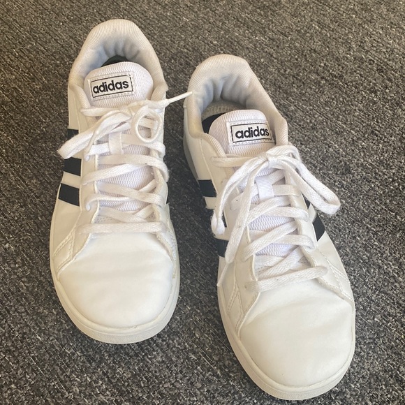 Adidas Grand Court Sneakers 💕Boys Size 5 - Picture 4 of 13